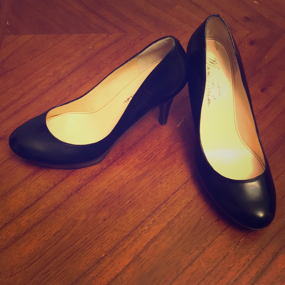 Marc Fisher Classic Leather heel. Size 6.5